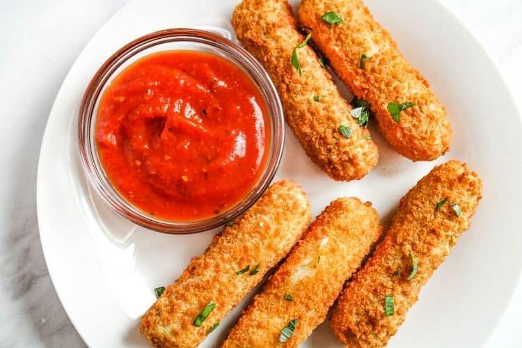 Mozzarella Stickswith Marinara